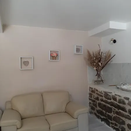Jolie Bas De Avec Vue Sur Les Montagnes Apartment